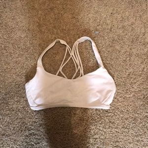 Lululemon feel free to zen pink bra size 4